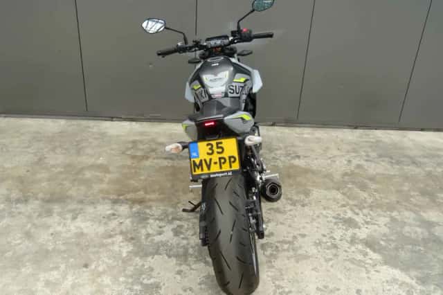 Suzuki GSX-8S (2024) thumbnail 6