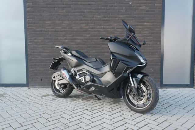 Honda 1290 Superduke R (2021) thumbnail 2