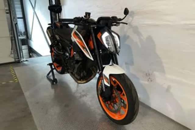 KTM 890 Duke (2020) thumbnail 2