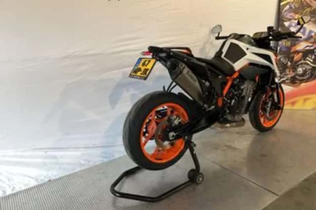 KTM 890 Duke (2020) thumbnail 3