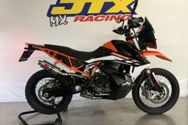 KTM 890 Adventure (2022) thumbnail 1