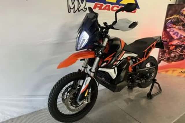 KTM 890 Adventure (2022) thumbnail 5