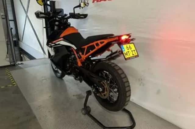 KTM 890 Adventure (2022) thumbnail 6