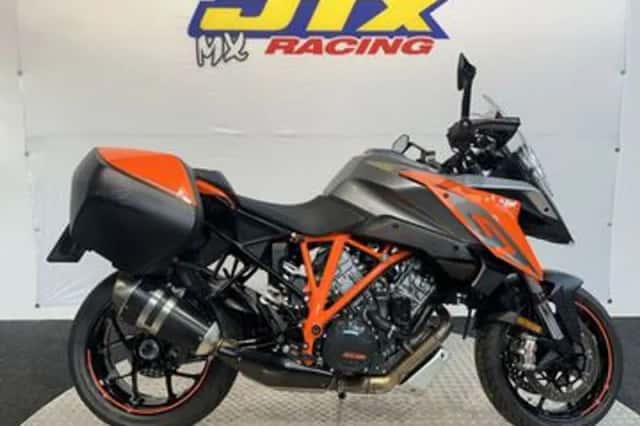KTM 1290 Super Duke (2018) thumbnail 1