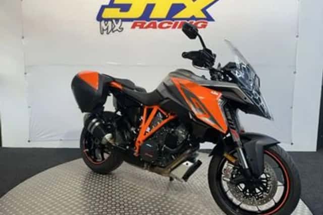 KTM 1290 Super Duke (2018) thumbnail 2