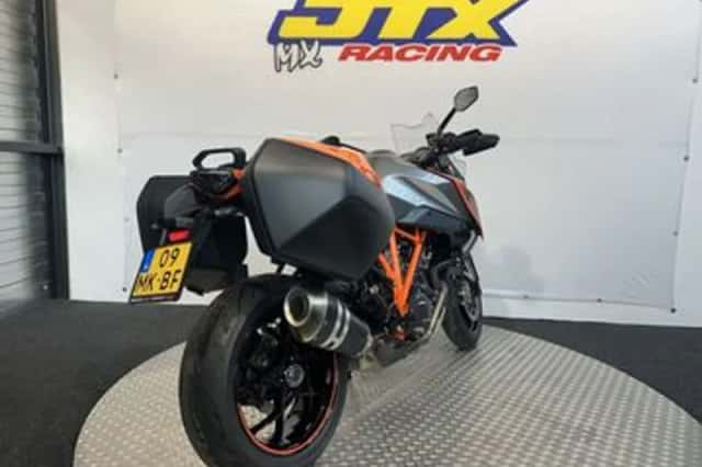 KTM 1290 Super Duke (2018) thumbnail 3