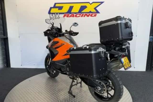 KTM 1290 Super Adventure S (2022) thumbnail 4