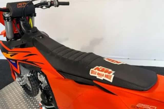 KTM 250 SX-F (2025) thumbnail 6