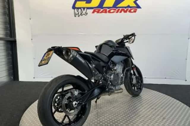 KTM 890 Duke (2021) thumbnail 3