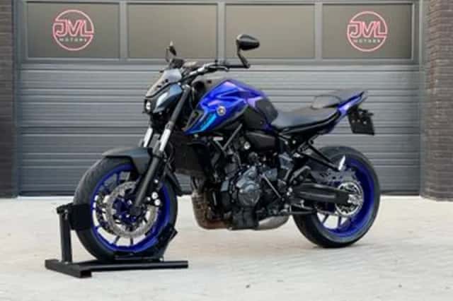 YAMAHA MT 07 ABS (2022) thumbnail 3