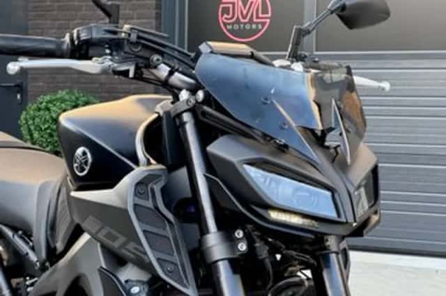 YAMAHA MT 09 ABS (2018) thumbnail 5