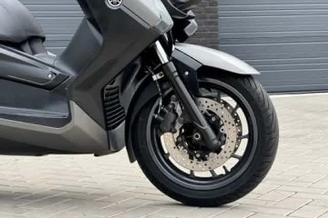 YAMAHA X MAX 400 (2013) thumbnail 6