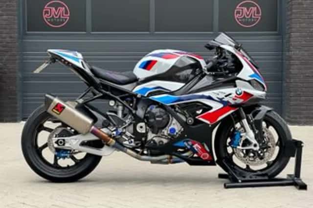 BMW M 1000 RR (2022) thumbnail 2