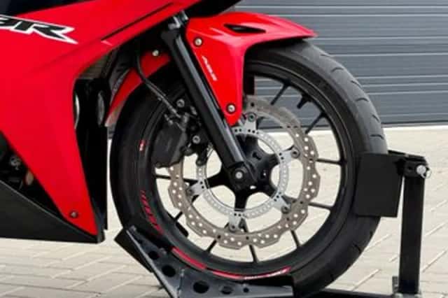 Honda CBR500R (2017) thumbnail 6