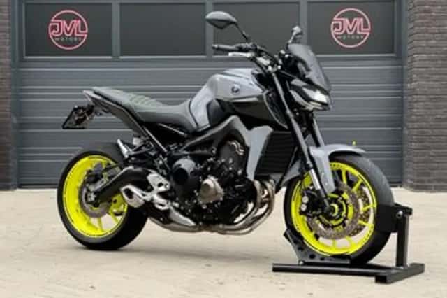 Yamaha MT-09 (2017) thumbnail 1