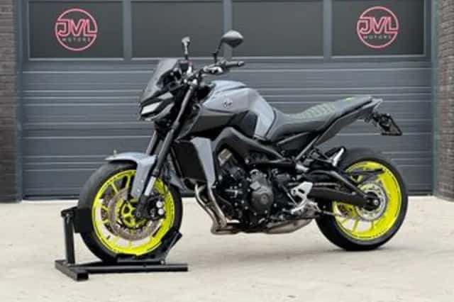 Yamaha MT-09 (2017) thumbnail 3