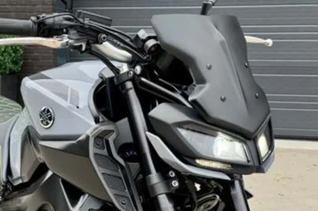 Yamaha MT-09 (2017) thumbnail 5