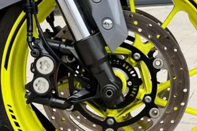 Yamaha MT-09 (2017) thumbnail 6