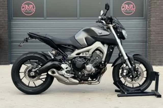 Yamaha MT-09 (2013) thumbnail 2