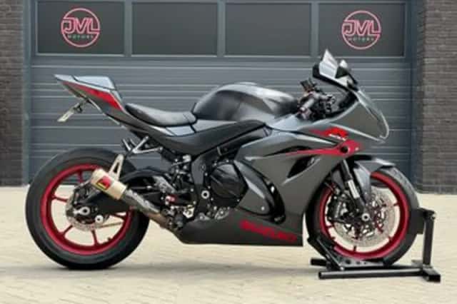 Suzuki GSX-R1000 (2017) thumbnail 2