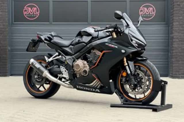 Honda CBR650R (2023) thumbnail 1