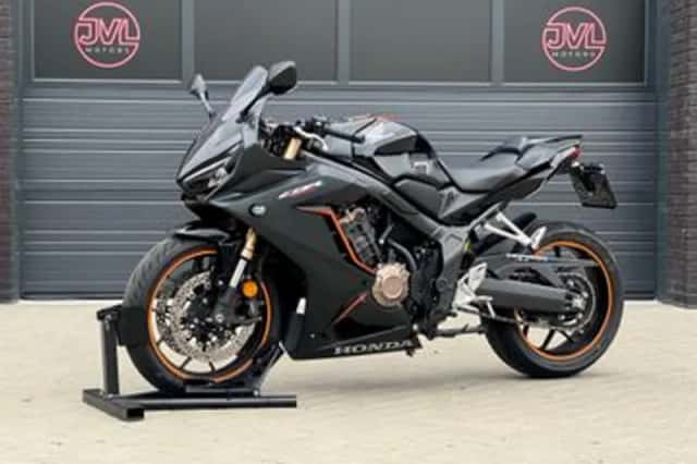 Honda CBR650R (2023) thumbnail 3