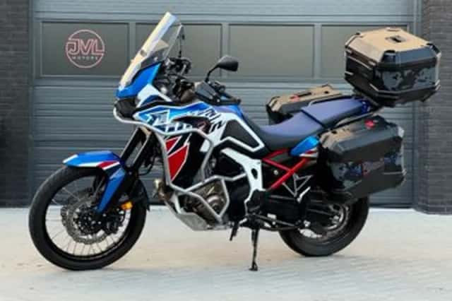 Honda CRF 1100 L Africa Twin (2024) thumbnail 3