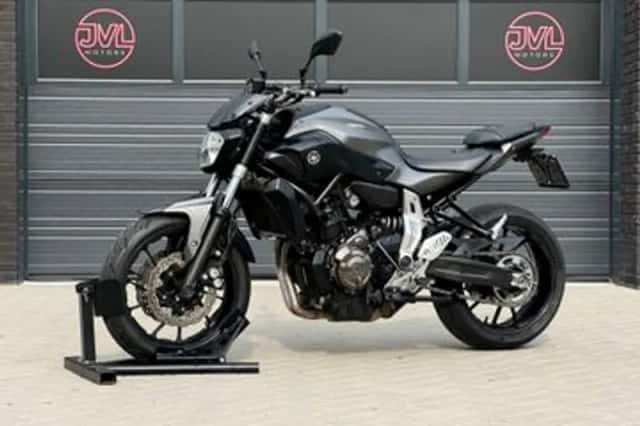 Yamaha MT-07 (2016) thumbnail 3