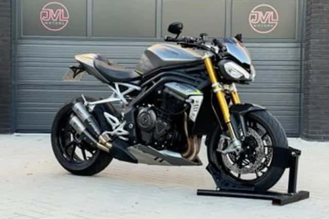 Triumph Speed Triple 1200 RS (2022) thumbnail 1