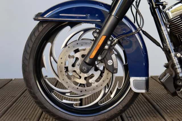 Harley-Davidson Road King Classic (2014) thumbnail 3