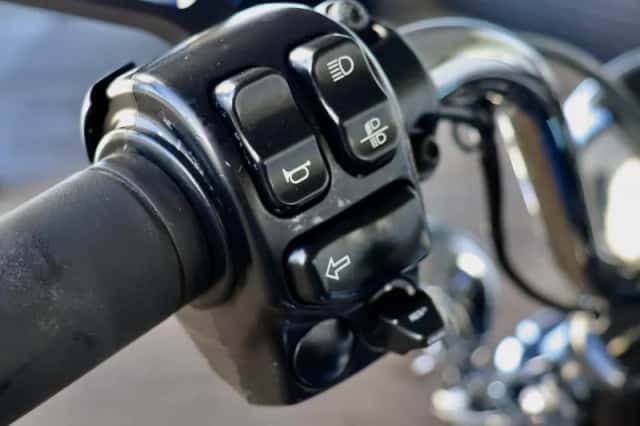 Harley-Davidson Road King Classic (2014) thumbnail 4
