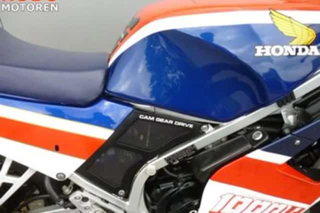 Honda VF 1000 R (1986) thumbnail 3