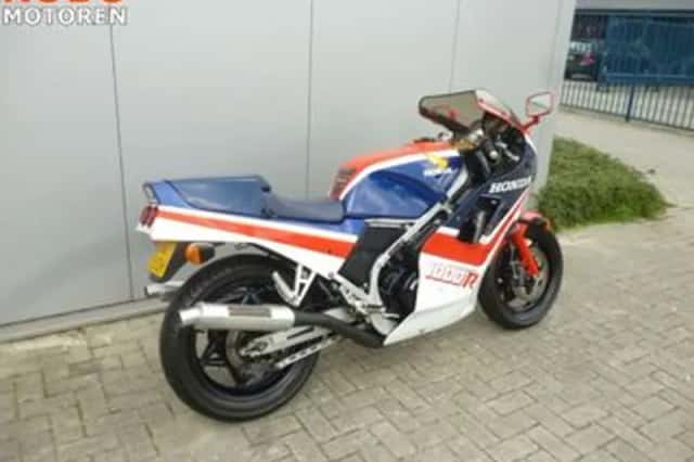 Honda VF 1000 R (1986) thumbnail 4