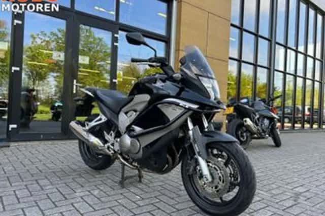 Honda VFR800X (2011) thumbnail 2