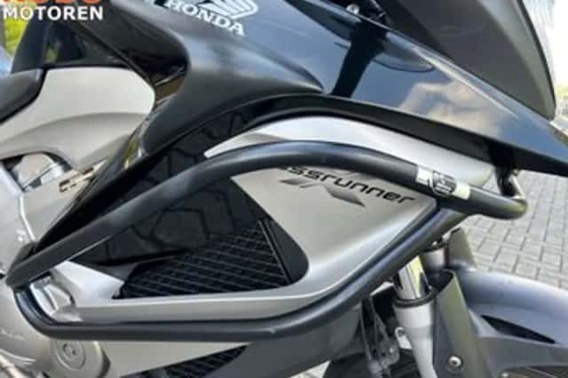 Honda VFR800X (2011) thumbnail 6