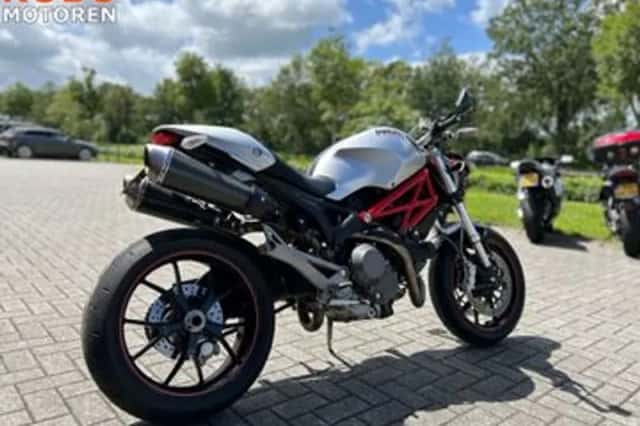 Ducati Monster 1100 (2010) thumbnail 4