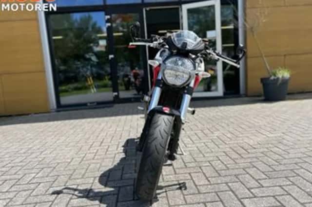 Ducati Monster 1100 (2010) thumbnail 5