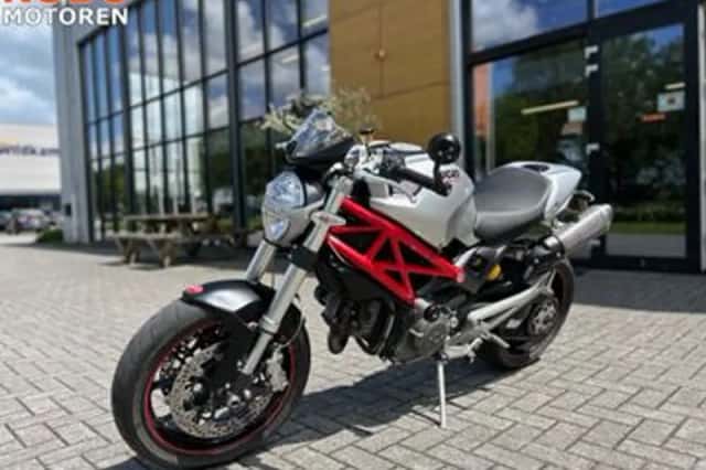 Ducati Monster 1100 (2010) thumbnail 6