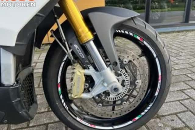 Aprilia Tuono V4 (2014) thumbnail 5