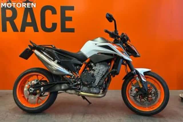 KTM 890 Duke (2021) thumbnail 1