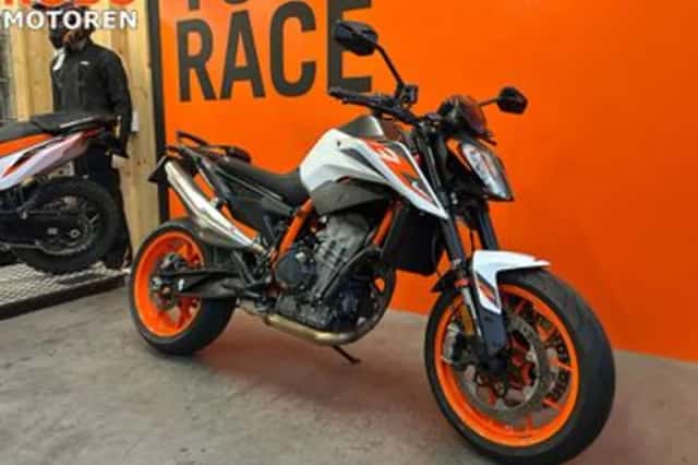 KTM 890 Duke (2021) thumbnail 2