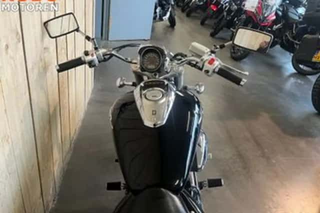 Suzuki Intruder M800 (2008) thumbnail 3