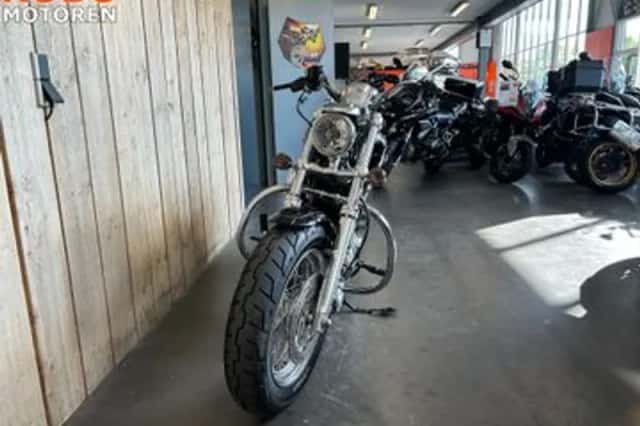 Harley-Davidson 1200 C Custom (2013) thumbnail 6