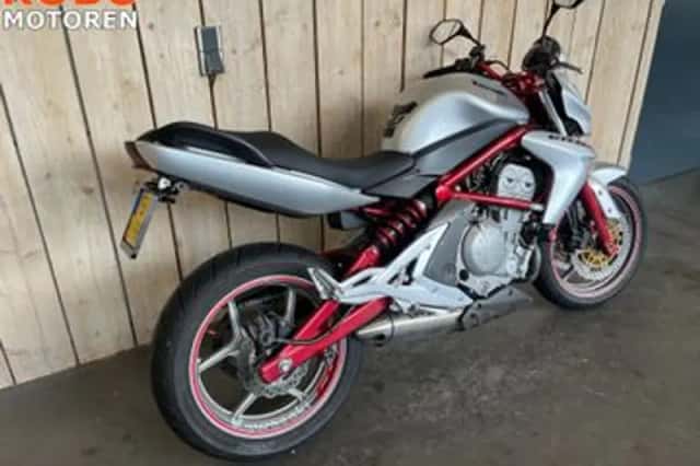 Kawasaki Er-6n (2006) thumbnail 3