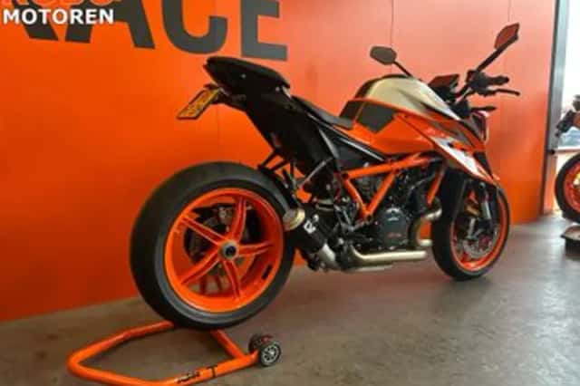 KTM 1290 SuperDuke R (2023) thumbnail 6