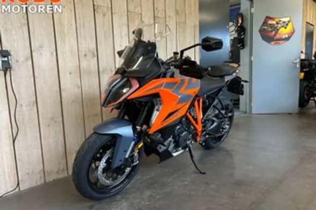 KTM 1290 Super Duke GT (2025) thumbnail 3