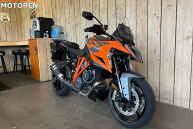 KTM 1290 Super Duke GT (2025) thumbnail 4