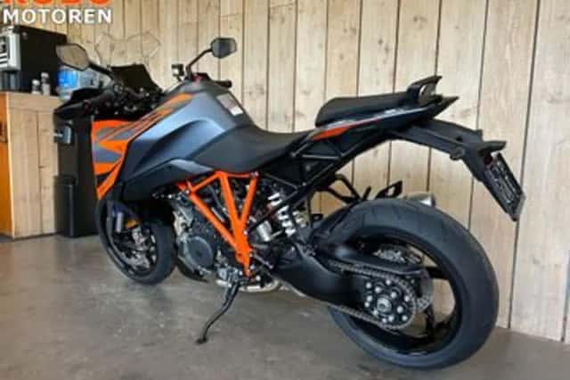 KTM 1290 Super Duke GT (2025) thumbnail 5