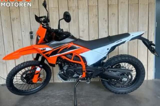 KTM 125 Enduro R (2026) thumbnail 3