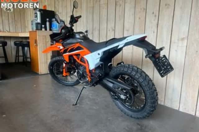 KTM 125 Enduro R (2026) thumbnail 4